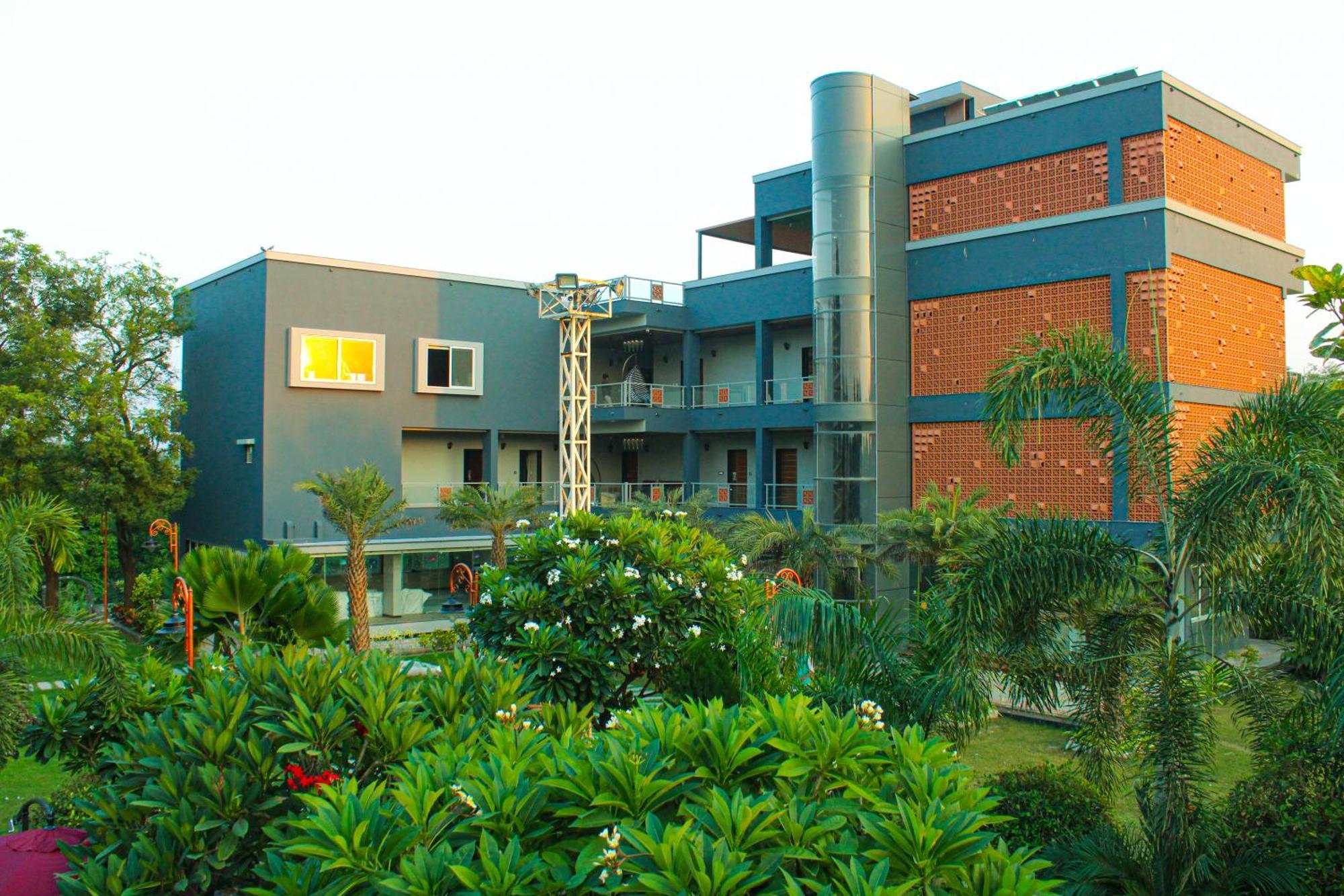 Krishna Riverside Resort Vasad Exterior photo