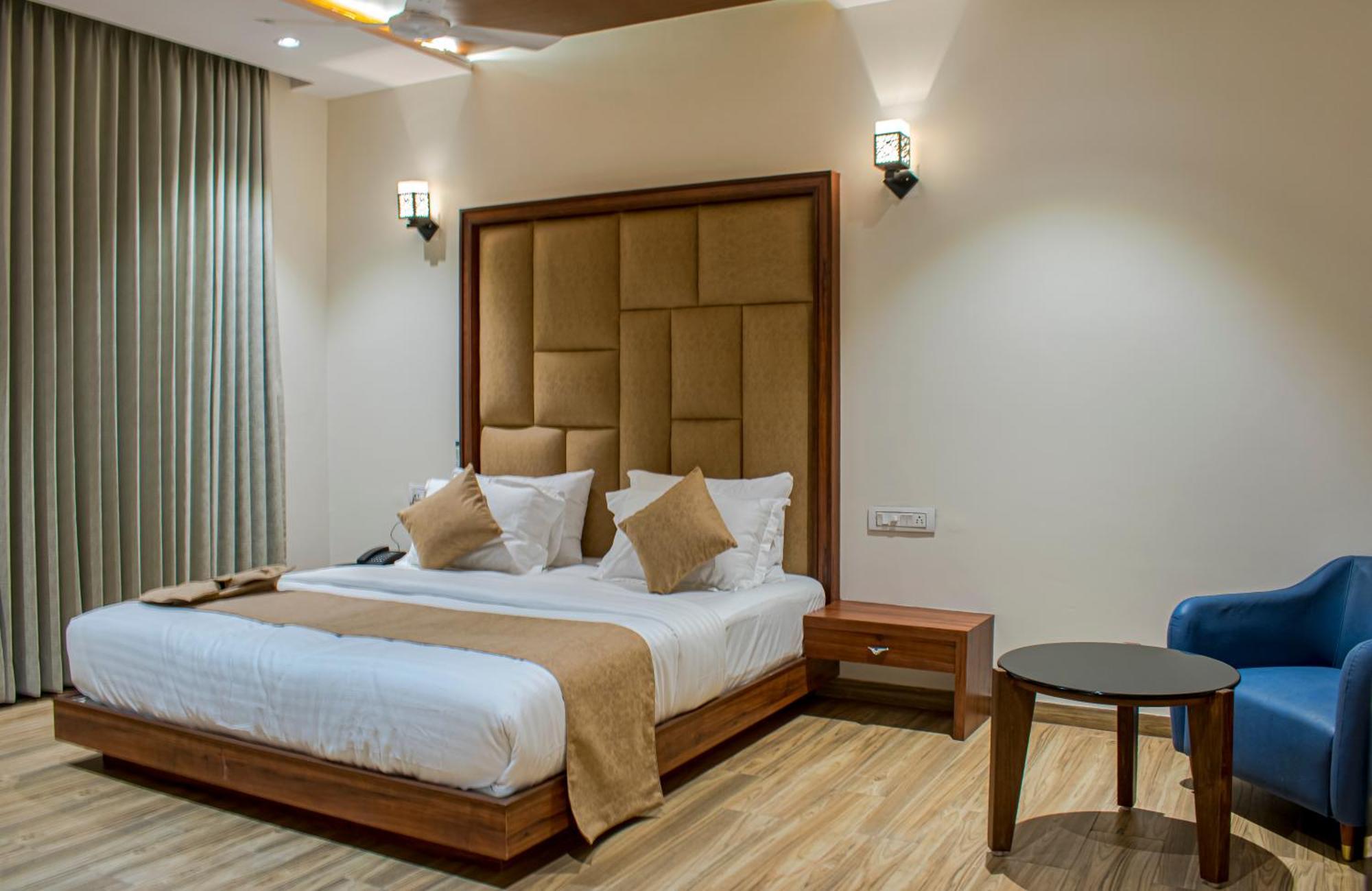 Krishna Riverside Resort Vasad Exterior photo
