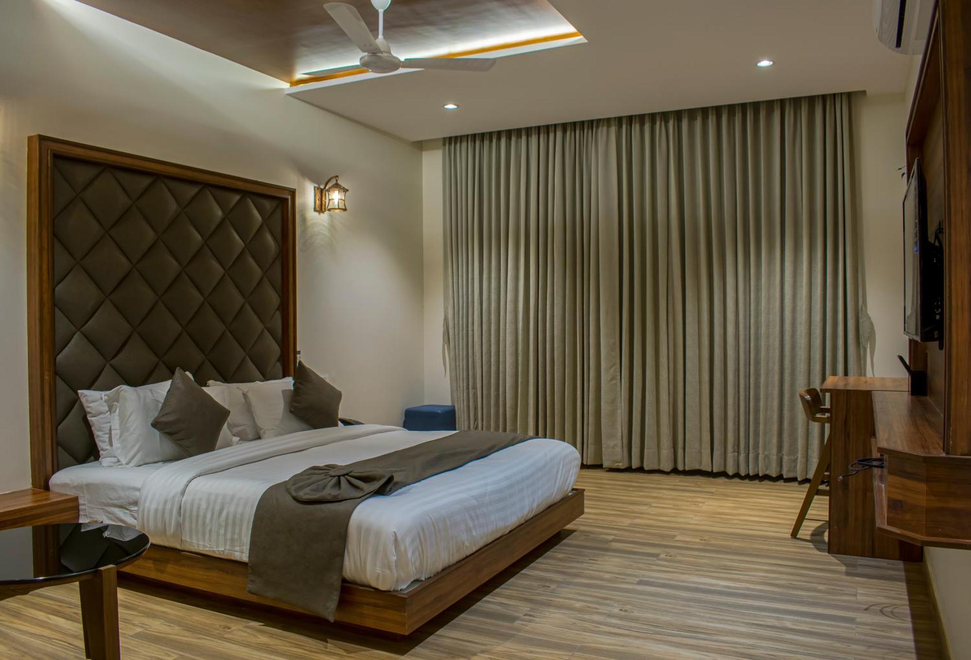 Krishna Riverside Resort Vasad Exterior photo
