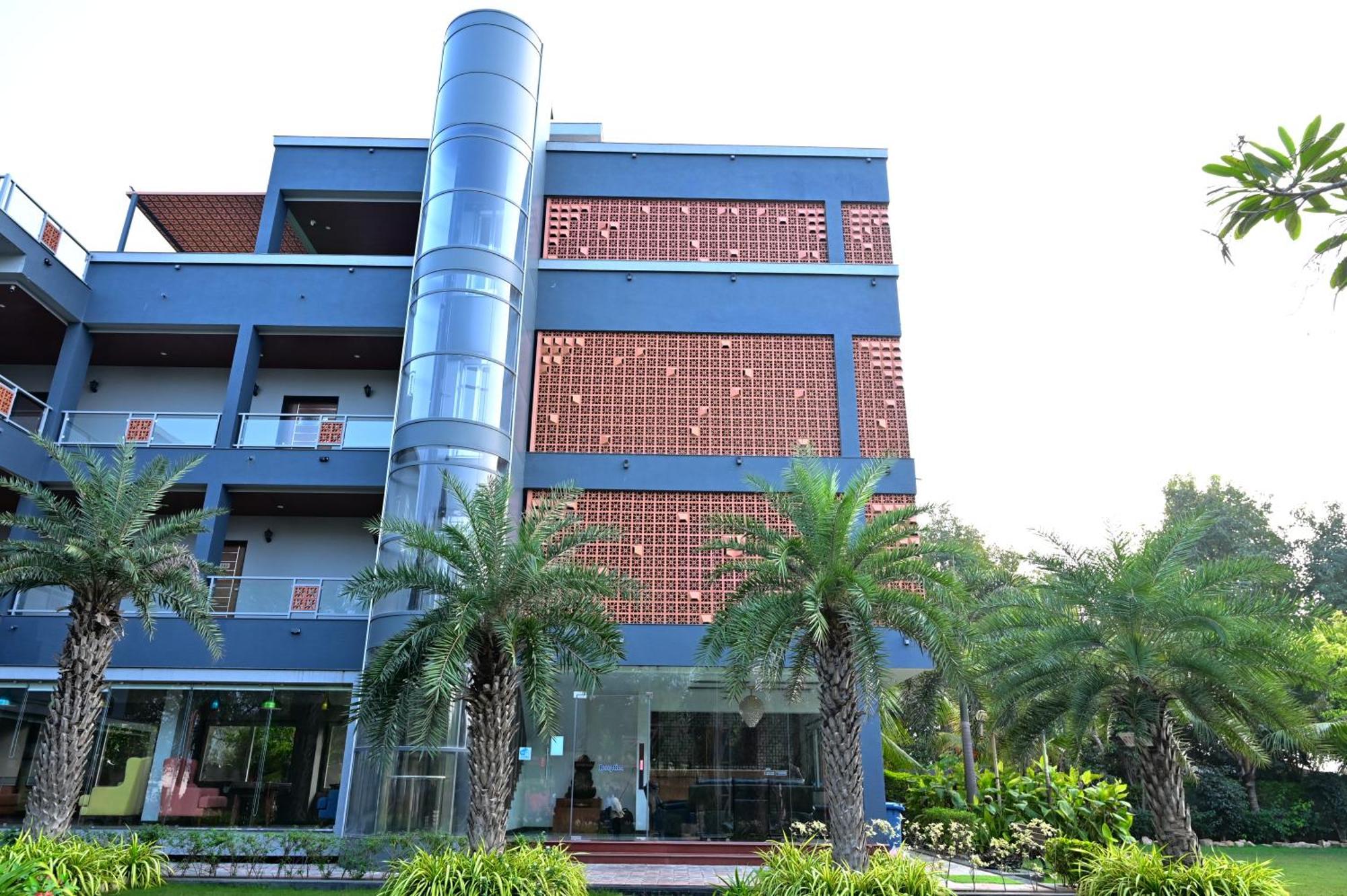 Krishna Riverside Resort Vasad Exterior photo